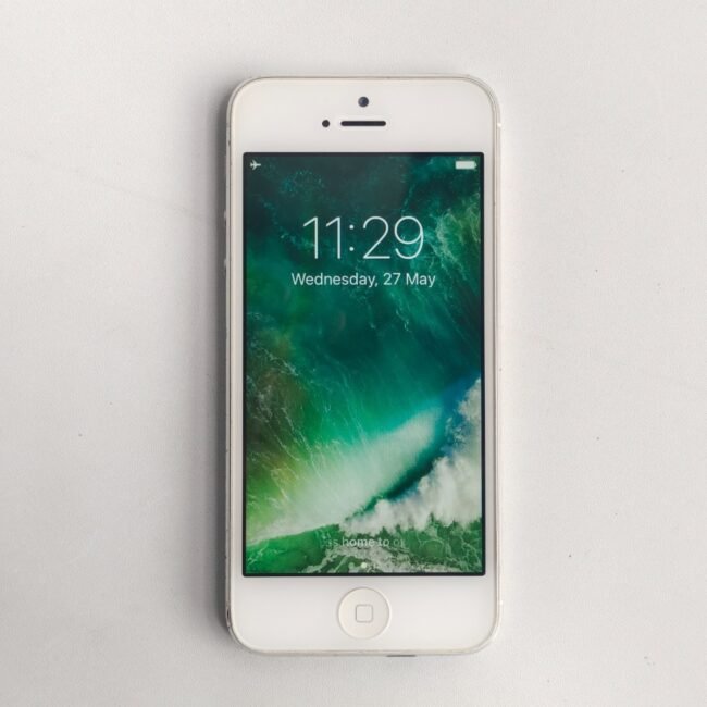 Working Apple iPhone 5 16/32GB Black/White Factory UNlocked(any carrier) Test
